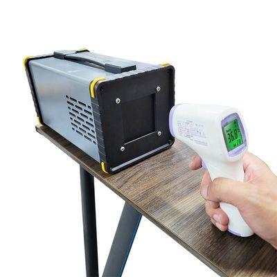 Émissivité Température du corps noir Source de rayonnement 0,99 avec alimentation en courant alternatif 110-220V